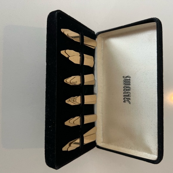 Collar Stays - Set of 18 in three varying sizes. Boxed. NWOT - Picture 5 of 7